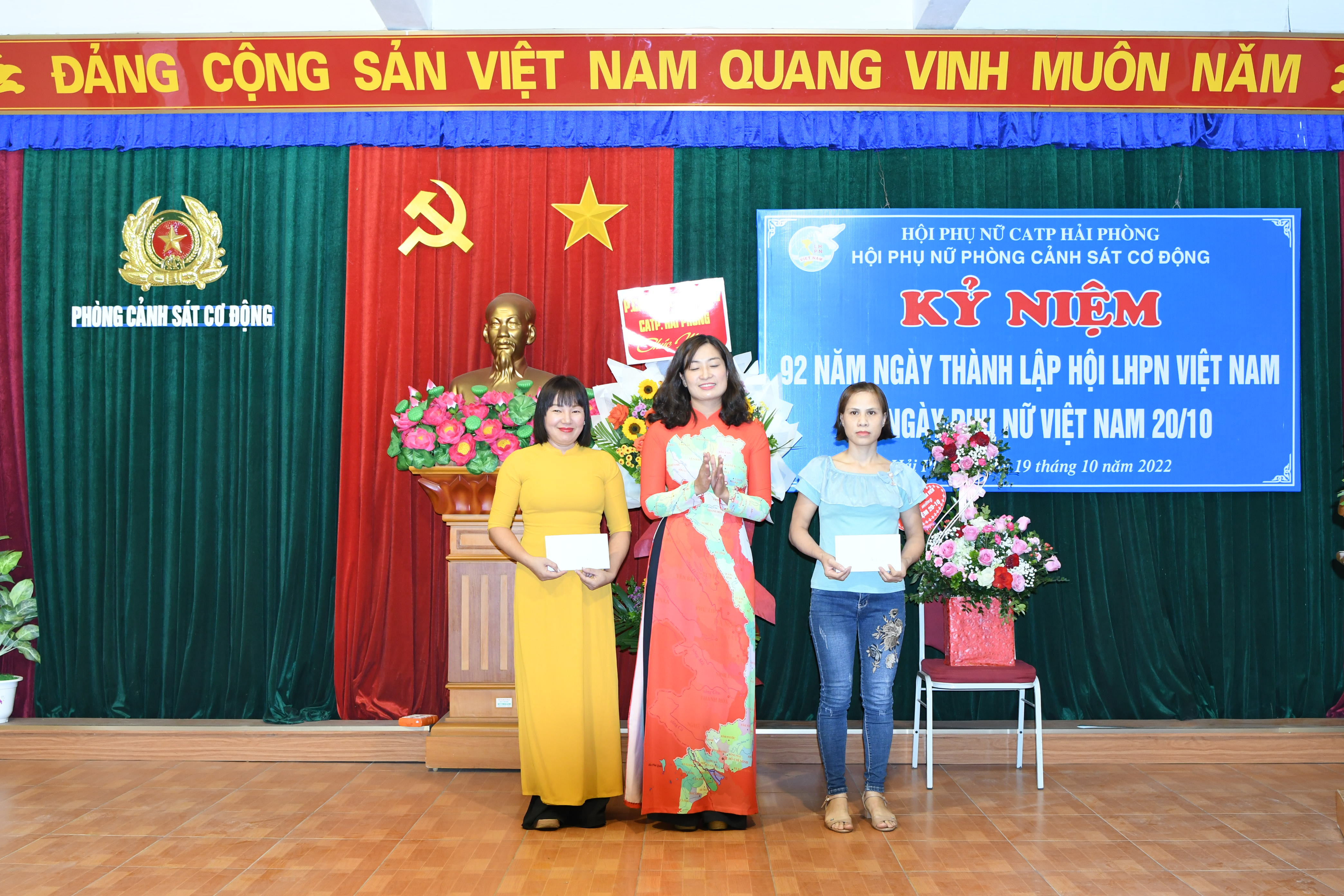 Hội Phụ nữ Phòng Cảnh sát cơ động tổ chức kỷ niệm 92 năm Ngày Thành lập Hội LHPN Việt Nam và Ngày Phụ nữ  Việt Nam 